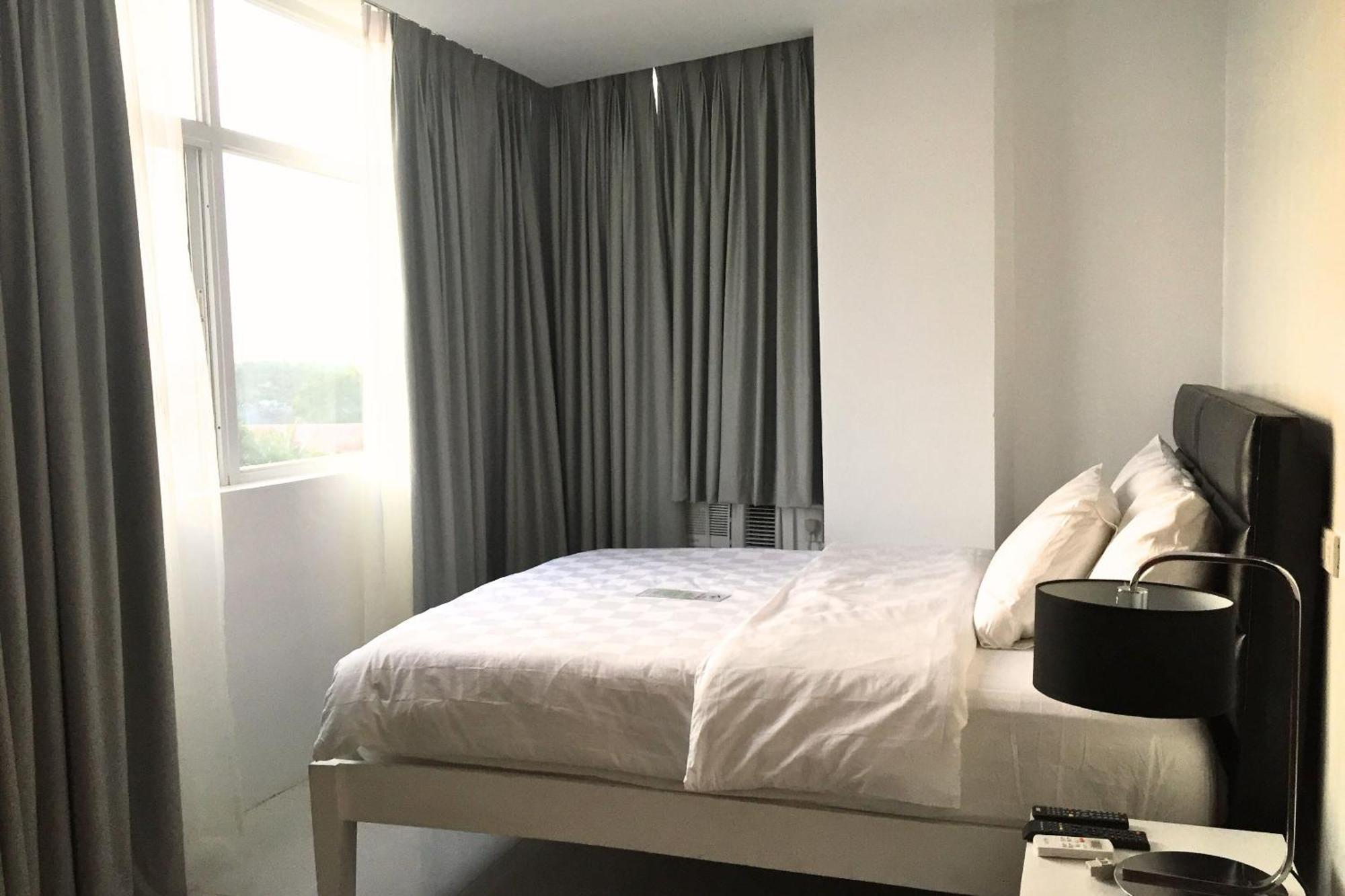 Tely'S Bed & Breakfast Iloilo Powered By Cocotel Екстериор снимка